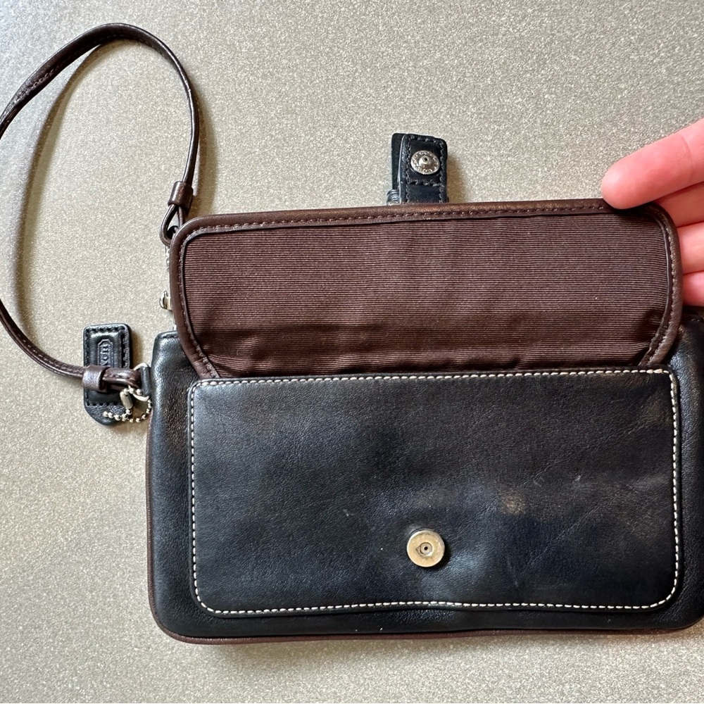 Coach Black Leather Interior with Brown Lining - Picture 2 of 8